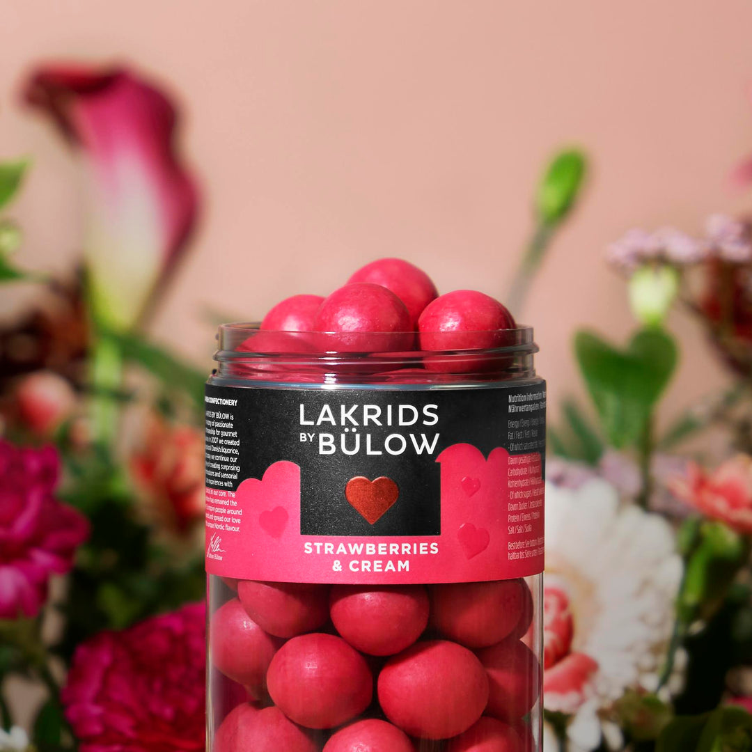 Lakrids LOVE Strawberry & Cream - White Chocolate Coated Liquorice