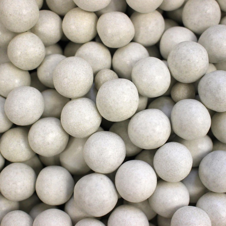 Meenk Snowballs – Liquorice & Belgian Milk With A Crunchy Sugar Shell